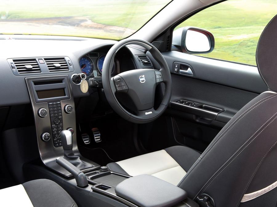  Volvo S40 R-Design 2008 года  (UK) (фото 2 из 8)